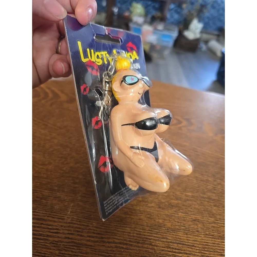 LUSTY LINDA KEYCHAIN - NAUGHTY GIRL.‎ New. Untested